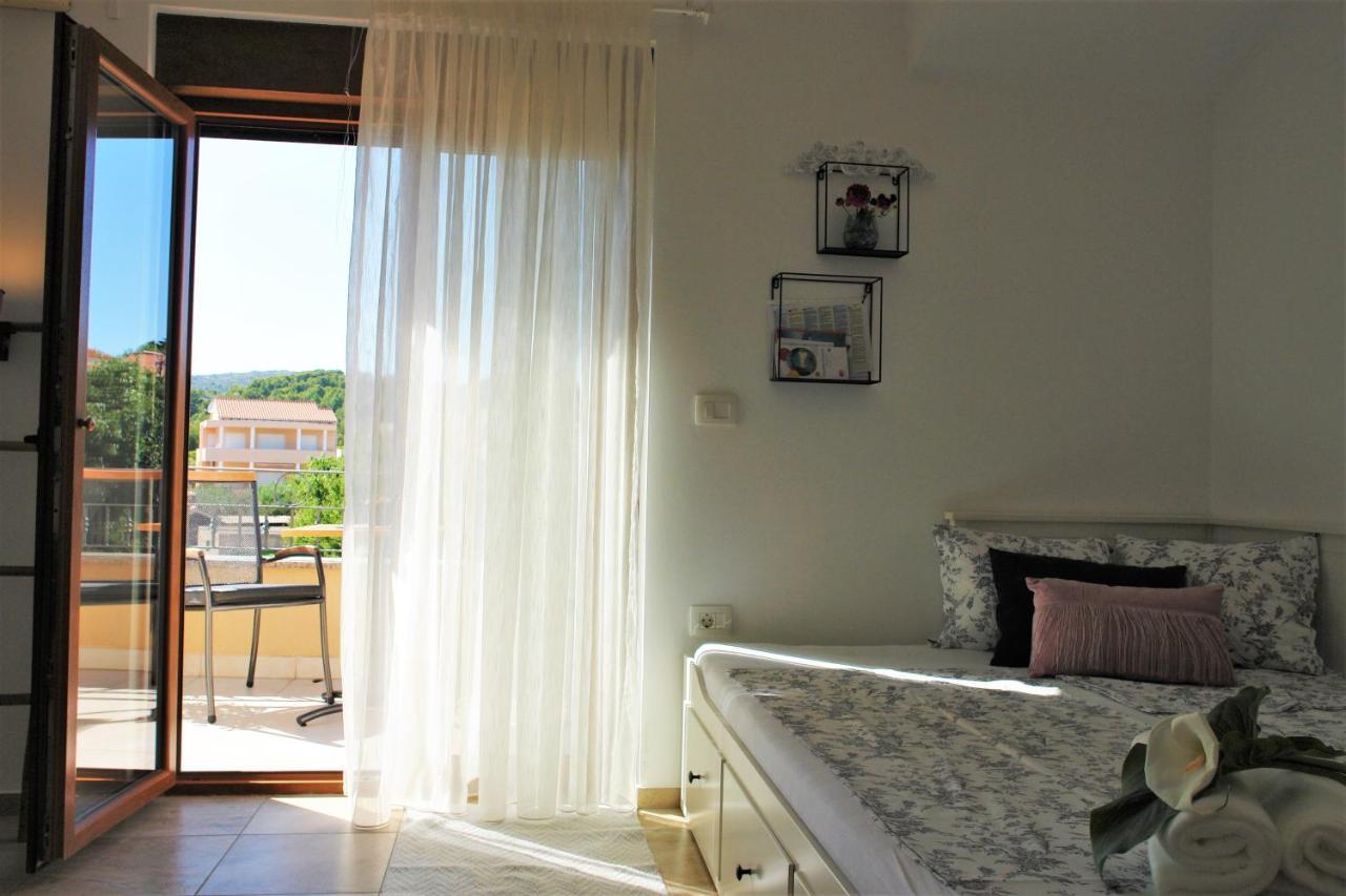 Iva Apartmani Vodice Exterior photo